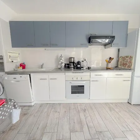 Apartamento F2 Avec Terrasse Et Parking Prive A Fréjus