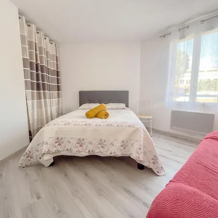 Daire F2 Avec Terrasse Et Parking Prive A