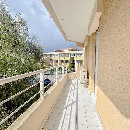 F2 Avec Terrasse Et Parking Prive A 公寓