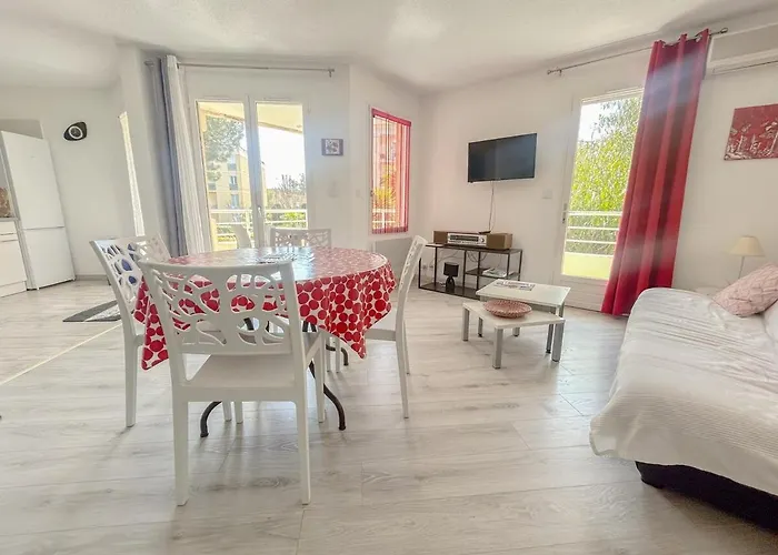 F2 Avec Terrasse Et Parking Prive A